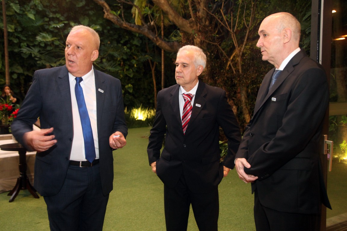 Francisco Simon – Paulo Roberto de Campos – Marcos A.A. Sutiro diretores da Abreme.